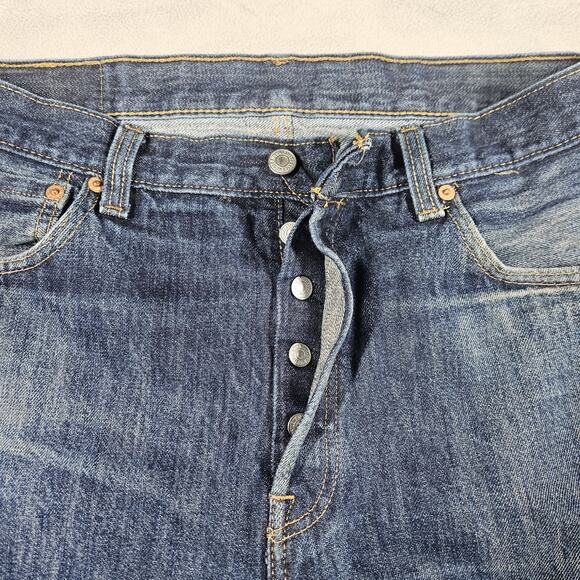 Levis 501 Jeans Mens Size 35x32.5 Straight Fit Cotton Denim Blue Distressed Worn - Picture 4 of 16
